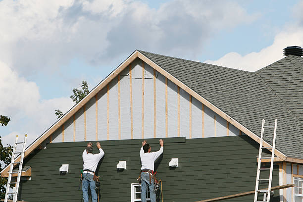 Professional Siding Contractor technician working in Montgomery, TX